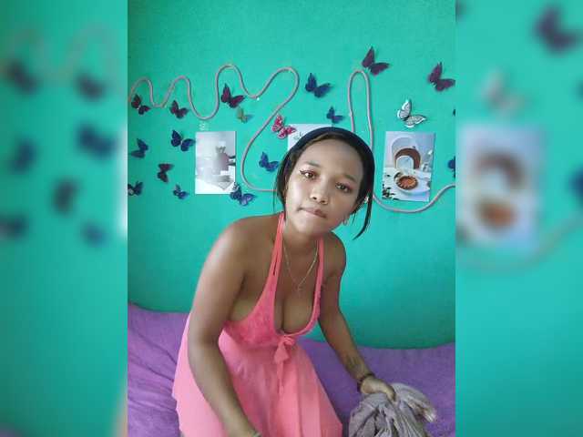 Vaninah live cam on BongaCams