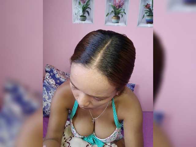 Vaninah live cam on BongaCams