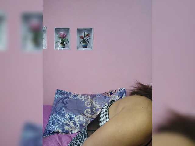 Vaninah live cam on BongaCams