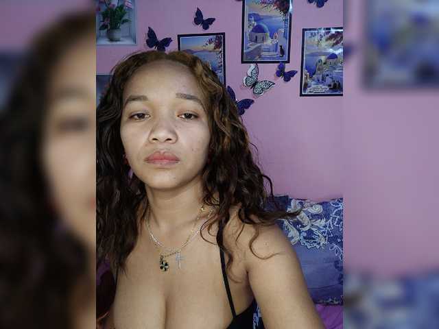 Vaninah live cam on BongaCams