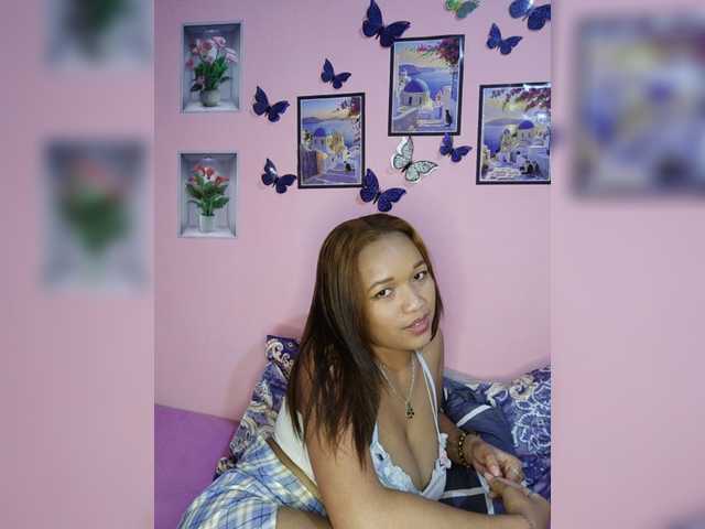 Vaninah live cam on BongaCams