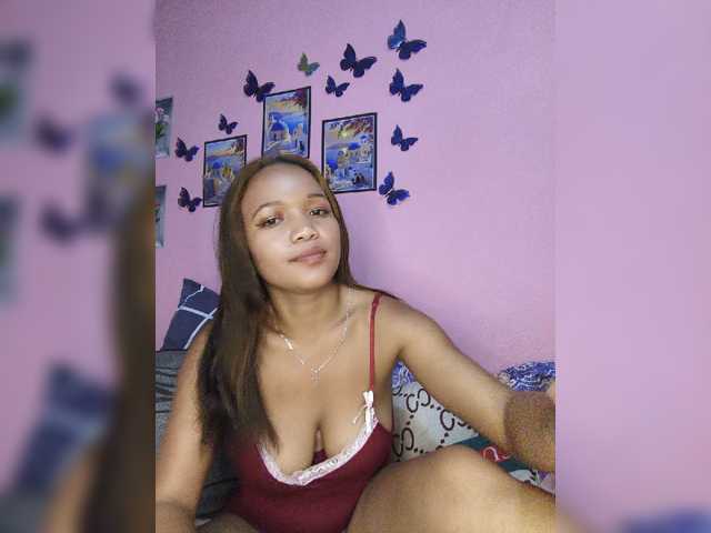 Vaninah live cam on BongaCams