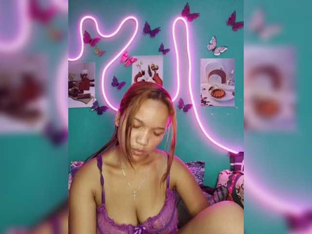 Vaninah live cam on BongaCams