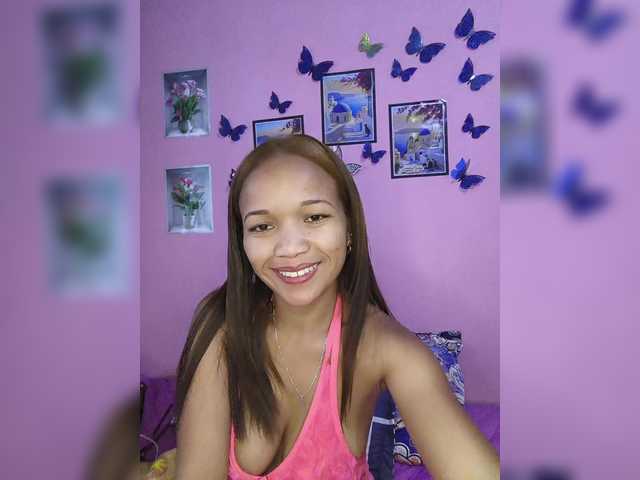 Vaninah live cam on BongaCams