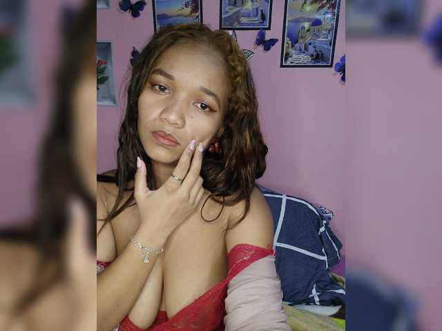 Vaninah live cam on BongaCams