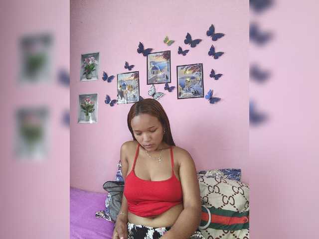 Vaninah live cam on BongaCams
