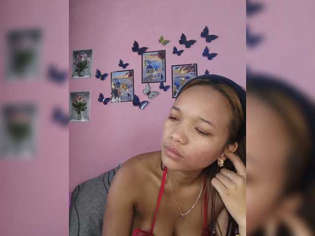 Vaninah live cam on BongaCams