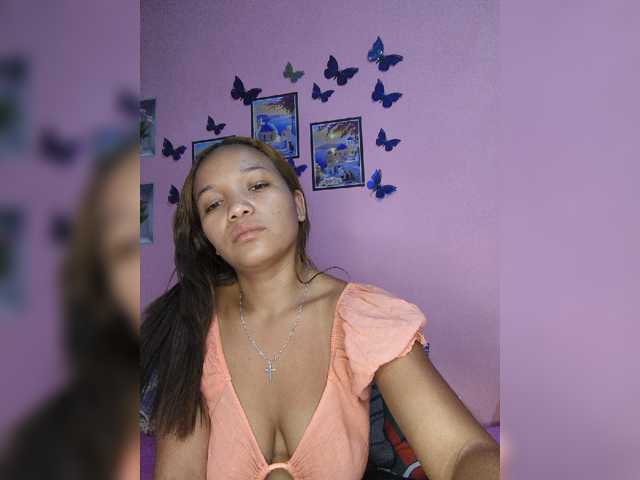 Vaninah live cam on BongaCams