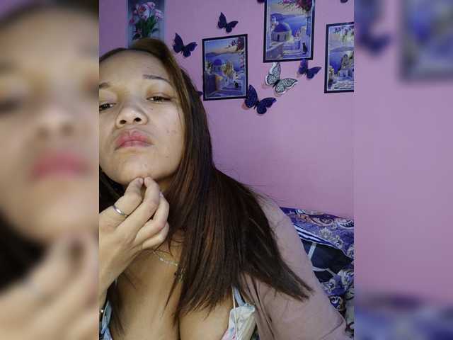 Vaninah live cam on BongaCams