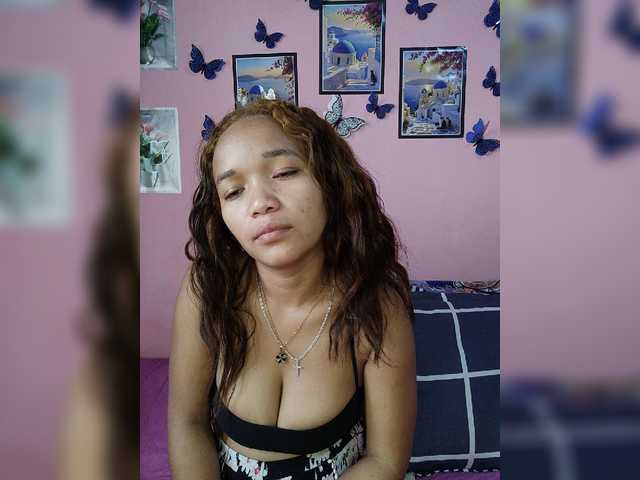Vaninah live cam on BongaCams