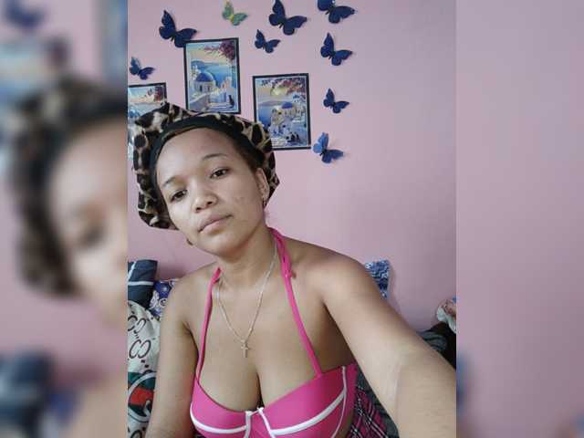 Vaninah live cam on BongaCams