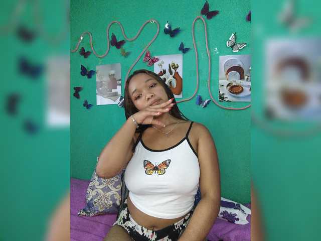 Vaninah live cam on BongaCams