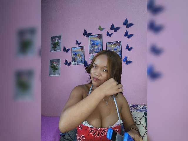 Vaninah live cam on BongaCams
