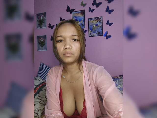 Vaninah live cam on BongaCams