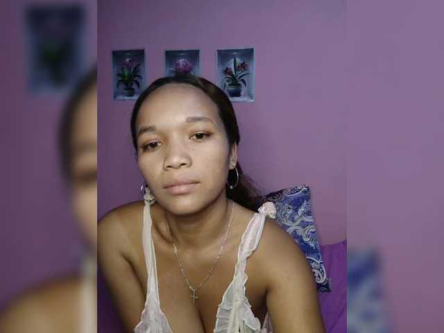 Vaninah live cam on BongaCams