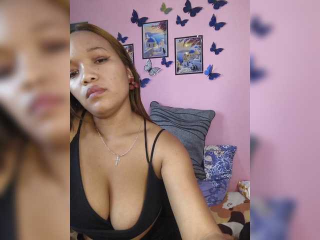 Vaninah live cam on BongaCams