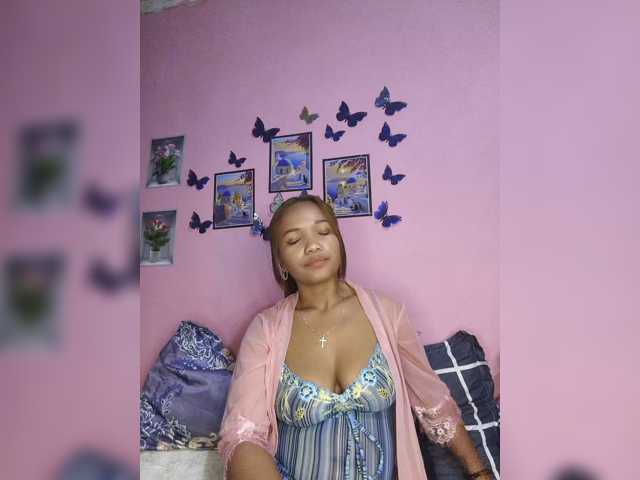 Vaninah live cam on BongaCams