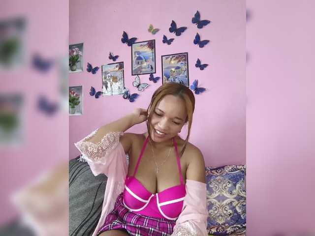 Vaninah live cam on BongaCams