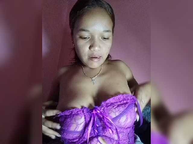 Vaninah live cam on BongaCams