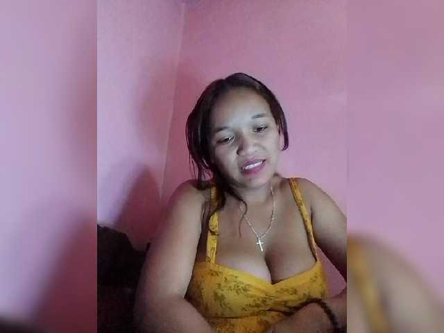 Vaninah live cam on BongaCams