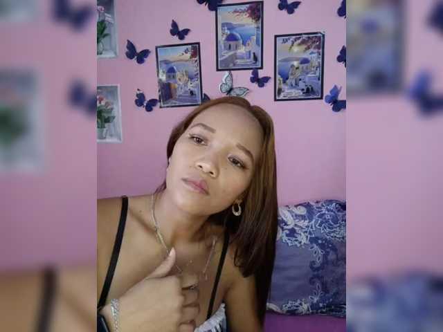 Vaninah live cam on BongaCams