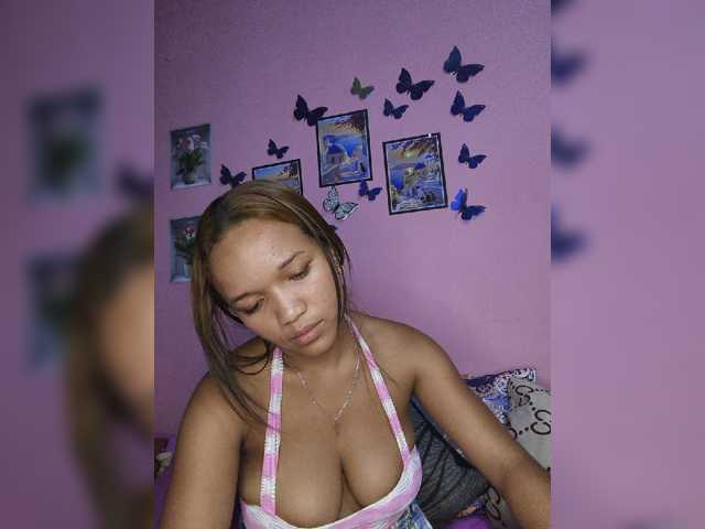 Vaninah live cam on BongaCams