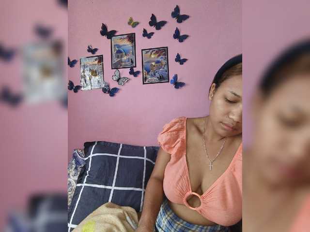 Vaninah live cam on BongaCams