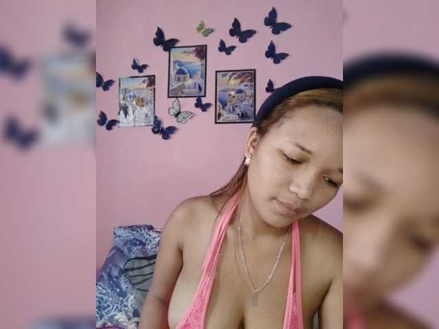 Vaninah live cam on BongaCams