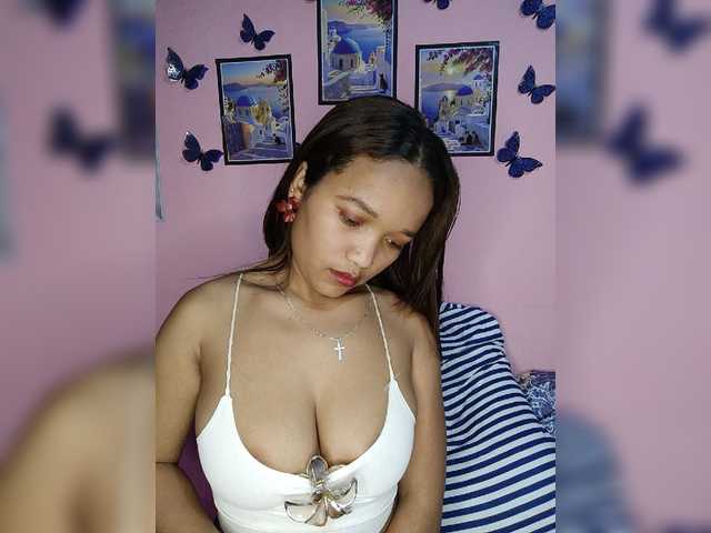 Vaninah live cam on BongaCams