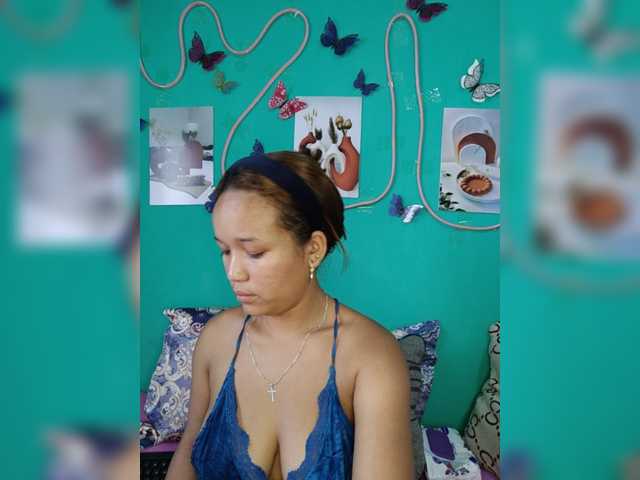 Valentina22 live cam on BongaCams