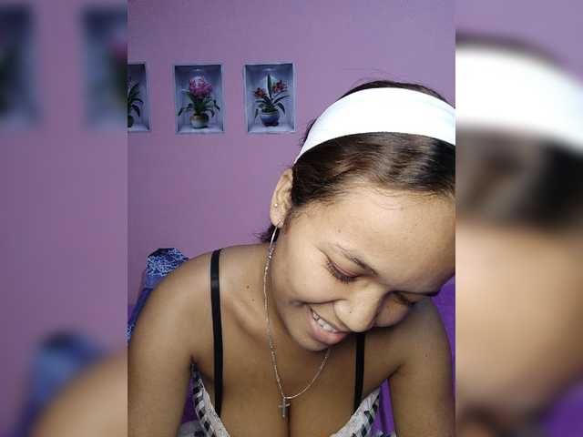 Vaninah live cam on BongaCams