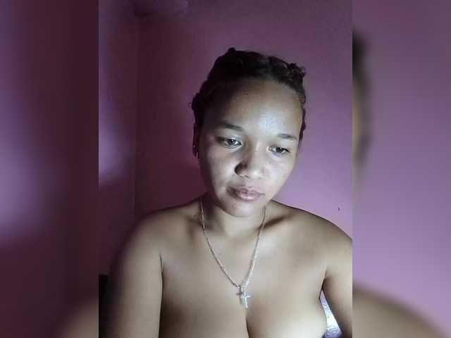 Vaninah live cam on BongaCams