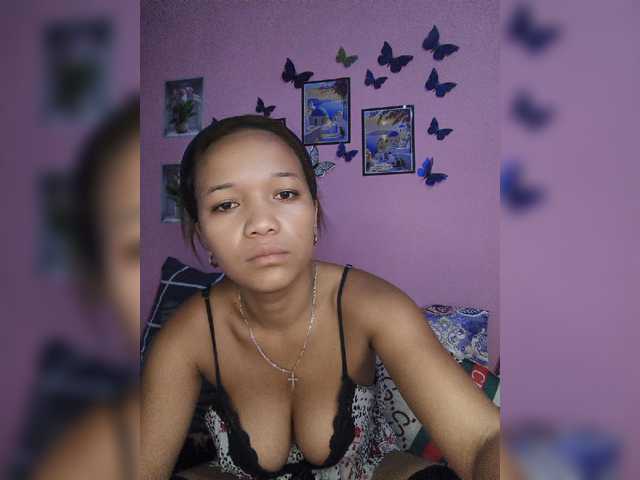 Vaninah live cam on BongaCams