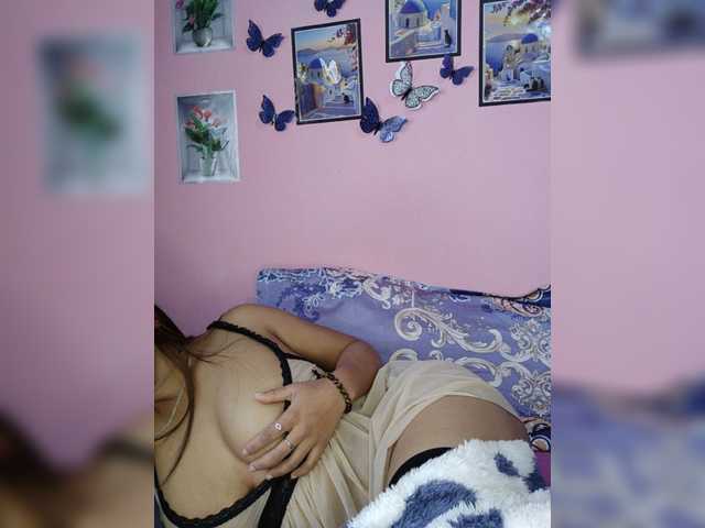 Vaninah live cam on BongaCams