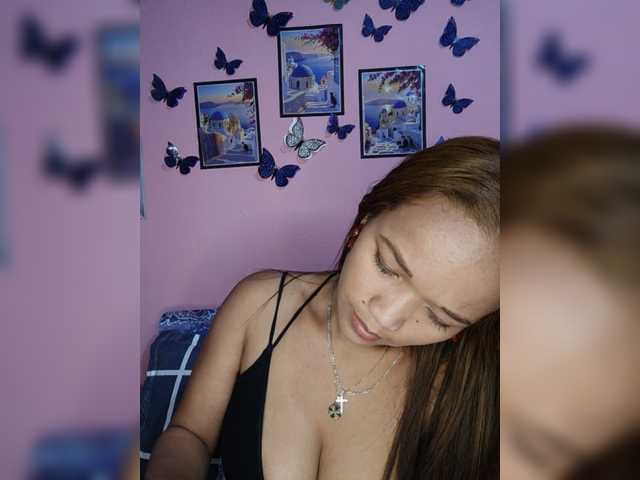 Vaninah live cam on BongaCams