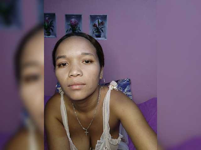 Vaninah live cam on BongaCams