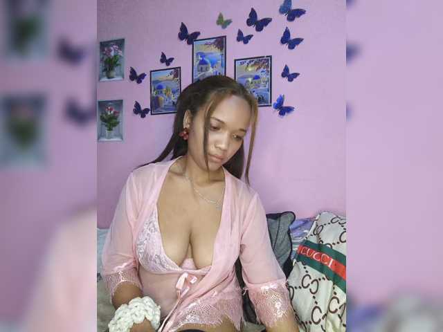 Vaninah live cam on BongaCams