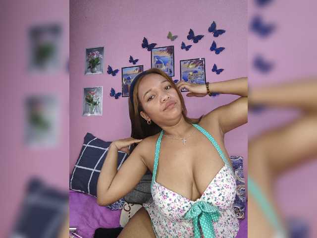 Vaninah live cam on BongaCams