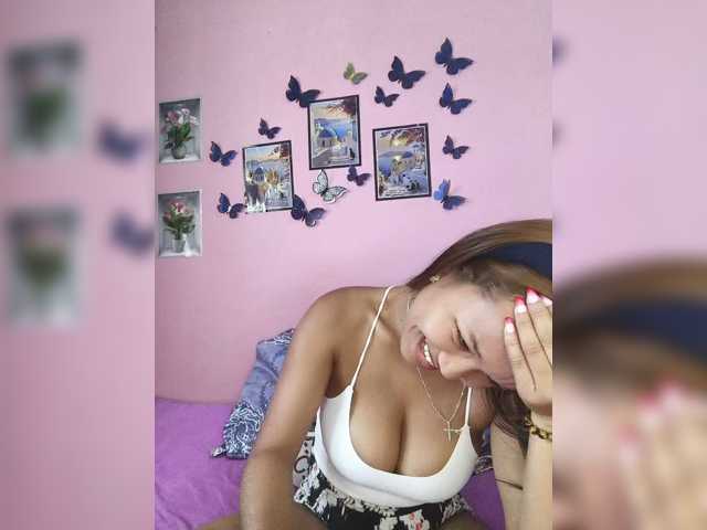 Vaninah live cam on BongaCams