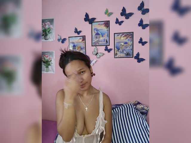Vaninah live cam on BongaCams