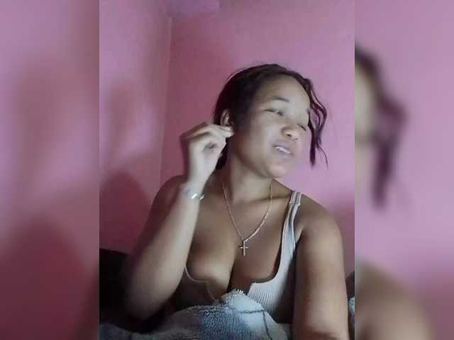Vaninah live cam on BongaCams