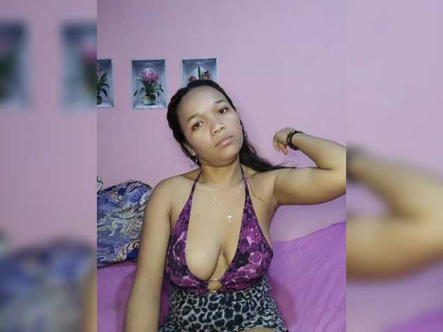 Valentina22 live webcam show