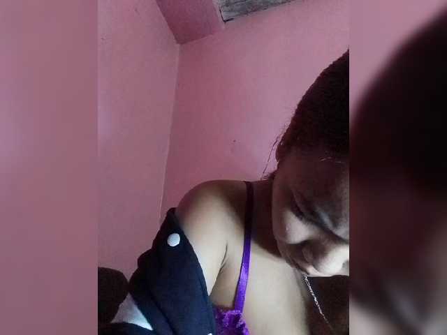 Vaninah live cam on BongaCams