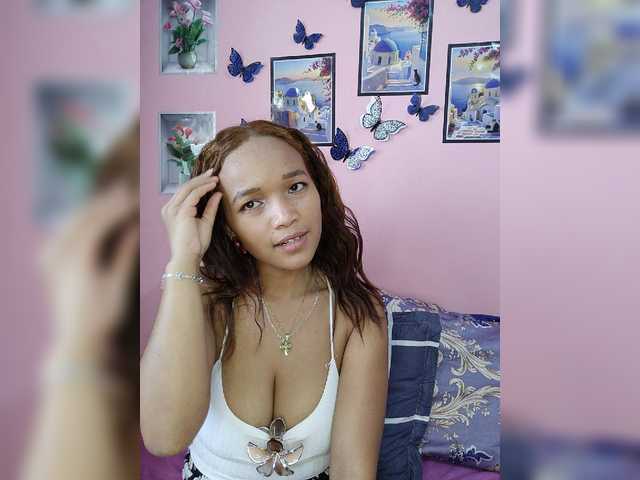 Vaninah live cam on BongaCams
