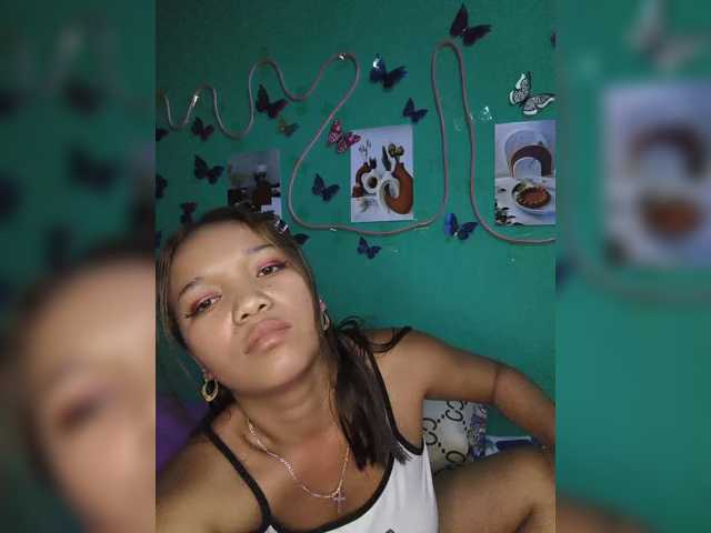 Vaninah live cam on BongaCams