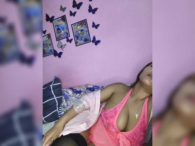 Vaninah live cam on BongaCams