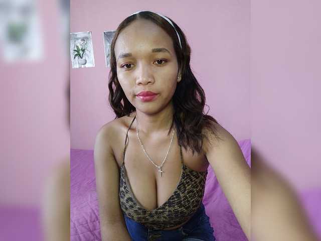 Vaninah live cam on BongaCams
