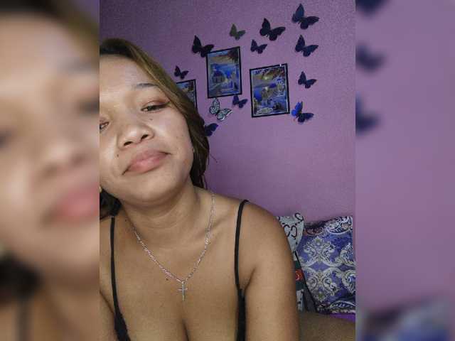 Vaninah live cam on BongaCams