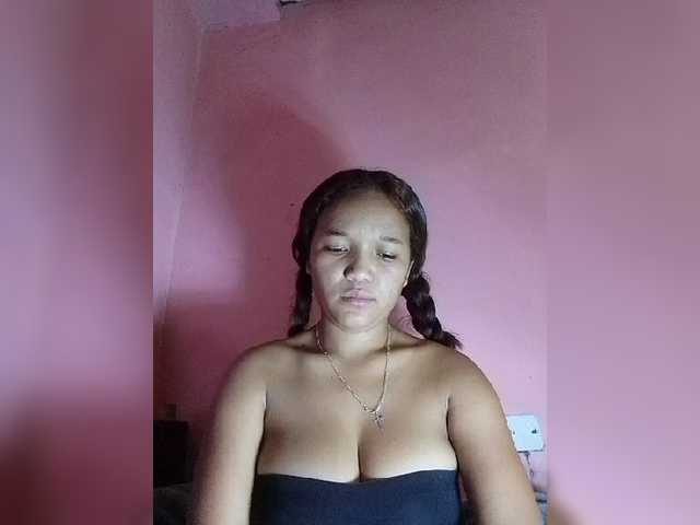 Vaninah live cam on BongaCams