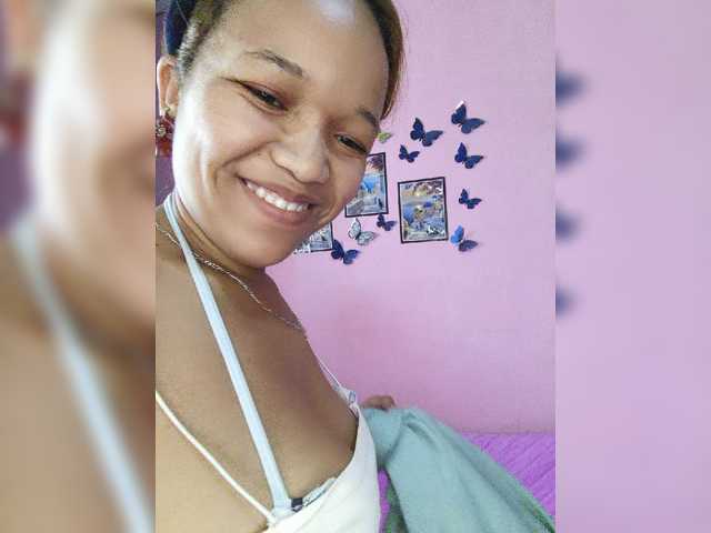 Vaninah live cam on BongaCams